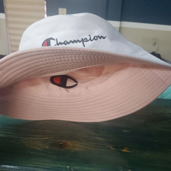Champion Accessories - Reversible Champion Bucket Hat 🔥